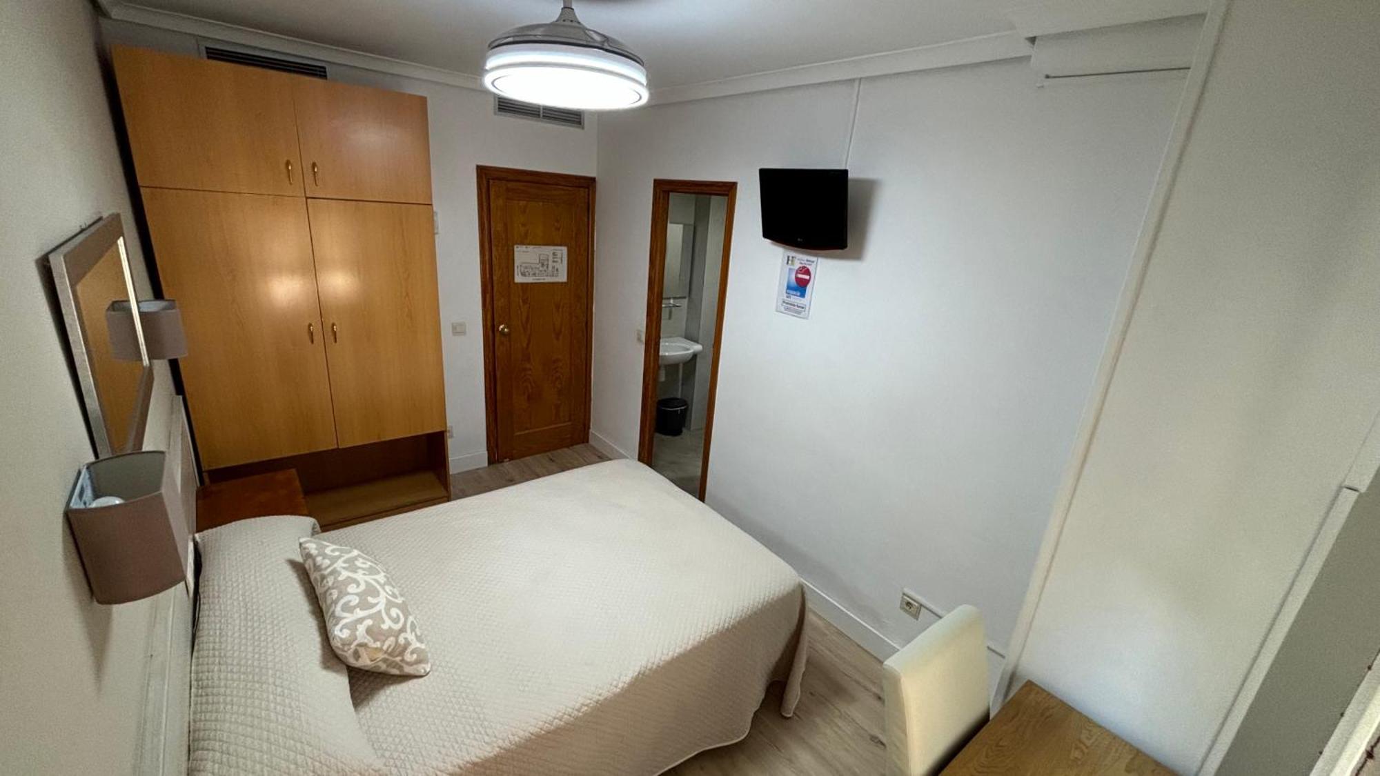 Hostal Atienzar อัลบาเซเต ภายนอก รูปภาพ