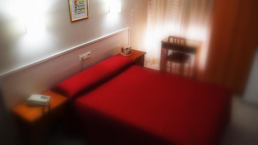 Hostal Atienzar อัลบาเซเต ภายนอก รูปภาพ