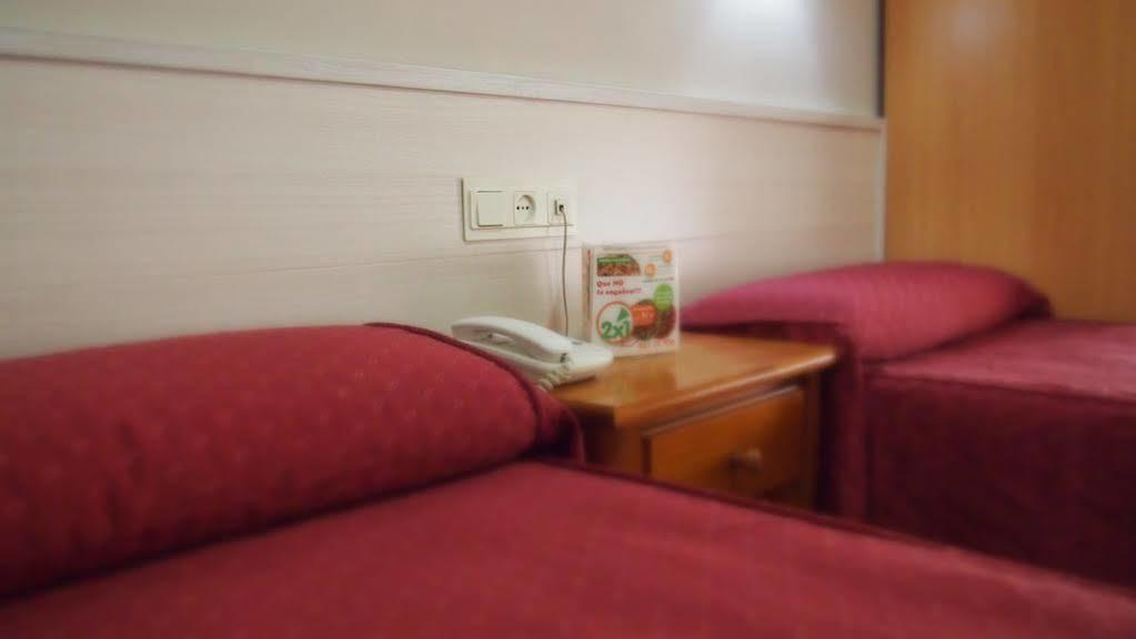 Hostal Atienzar อัลบาเซเต ภายนอก รูปภาพ