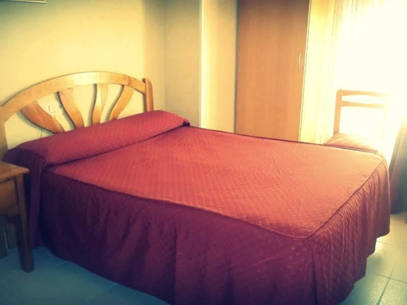 Hostal Atienzar อัลบาเซเต ภายนอก รูปภาพ