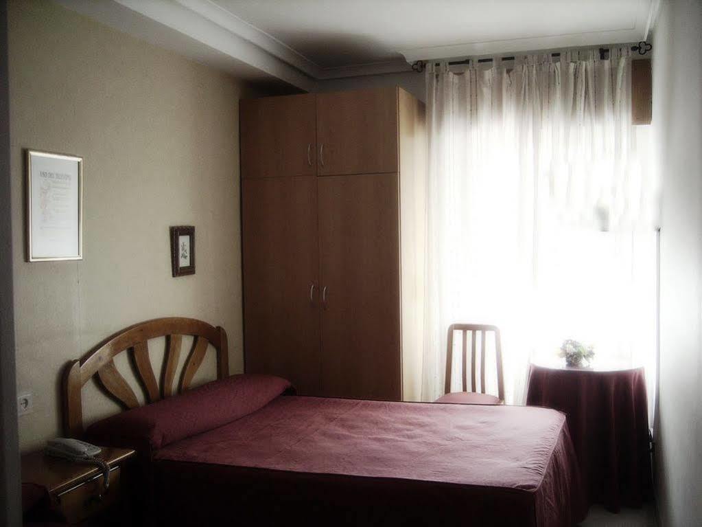 Hostal Atienzar อัลบาเซเต ภายนอก รูปภาพ