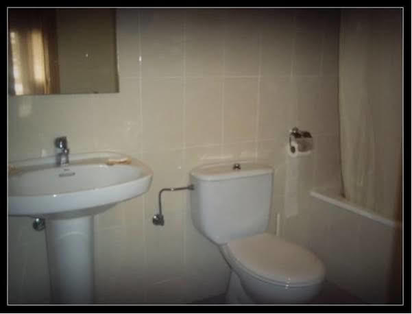 Hostal Atienzar อัลบาเซเต ภายนอก รูปภาพ